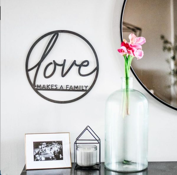 Circle Signs | Love Makes a Family’ Circle Wall Decor Circle Signs Circle Signs