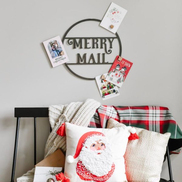 Circle Signs | "Merry Mail" Magnetic Christmas Card Wreath – Santa Font Circle Signs Circle Signs