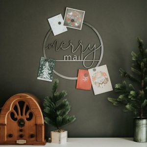 Circle Signs | "Merry Mail" Magnetic Christmas Card Wreath – Script Wall Decor Circle Signs