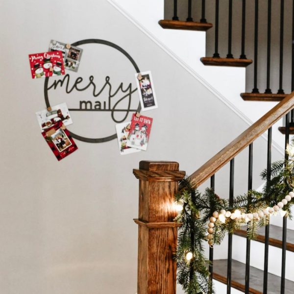 Circle Signs | "Merry Mail" Magnetic Christmas Card Wreath – Script Wall Decor Circle Signs